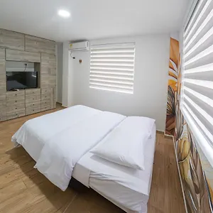https://apt-luxury-eco-apartament.sanandreshotels.com